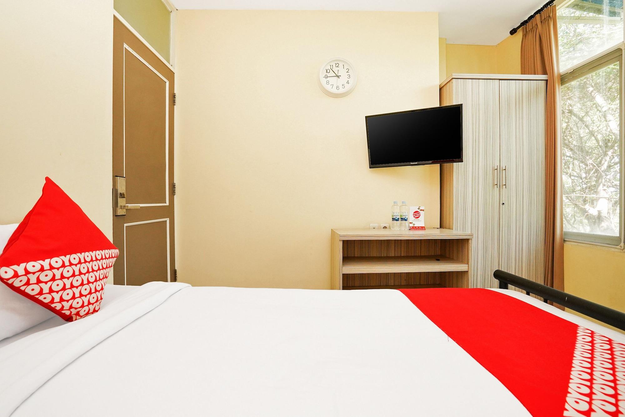 Super Oyo Capital O 175 K-60 Residence Сурабая Екстер'єр фото