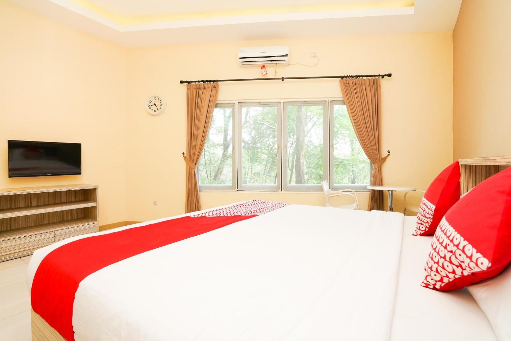 Super Oyo Capital O 175 K-60 Residence Сурабая Екстер'єр фото