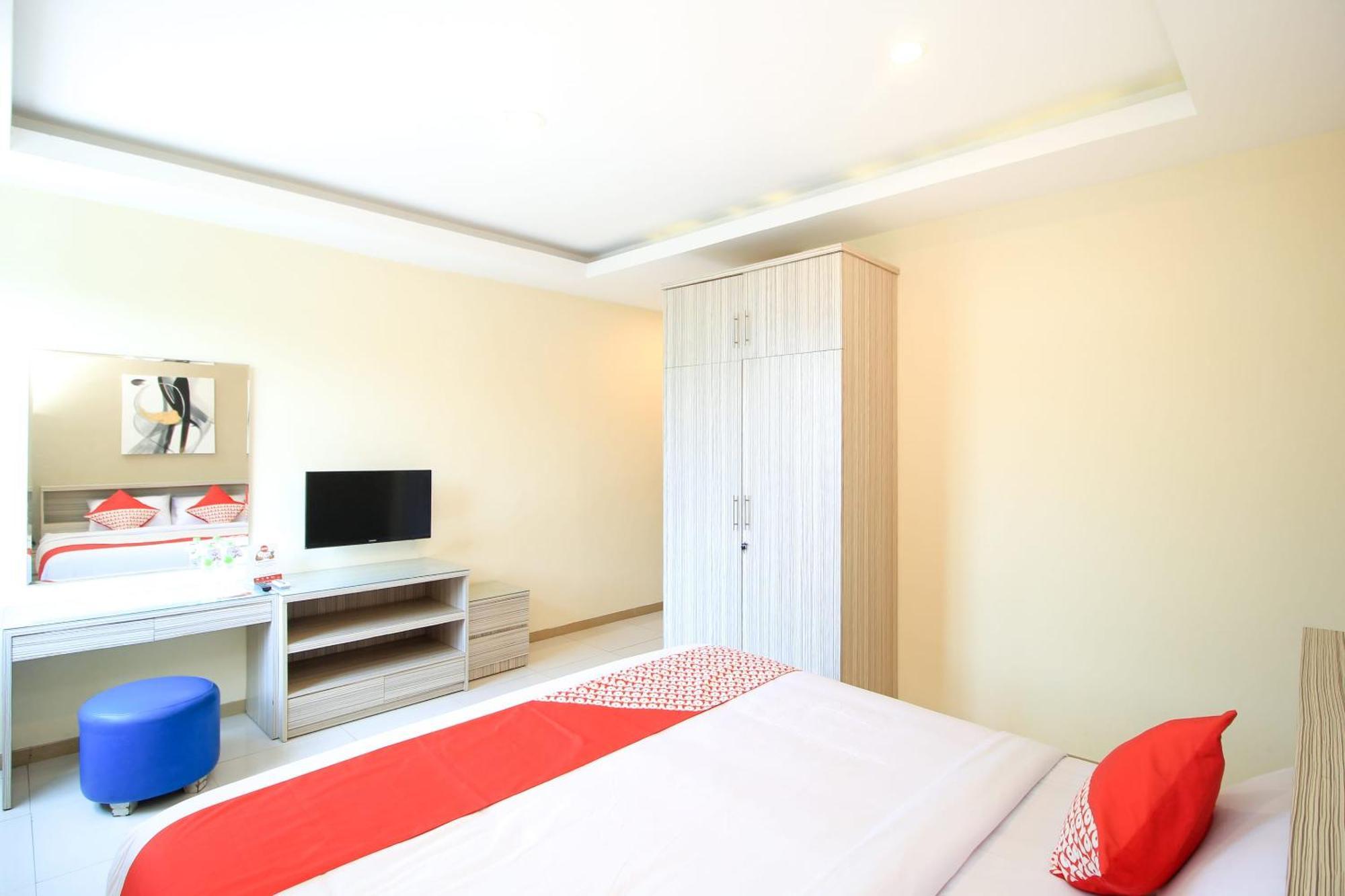 Super Oyo Capital O 175 K-60 Residence Сурабая Екстер'єр фото