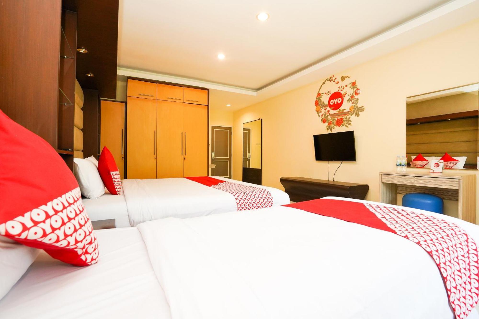 Super Oyo Capital O 175 K-60 Residence Сурабая Екстер'єр фото